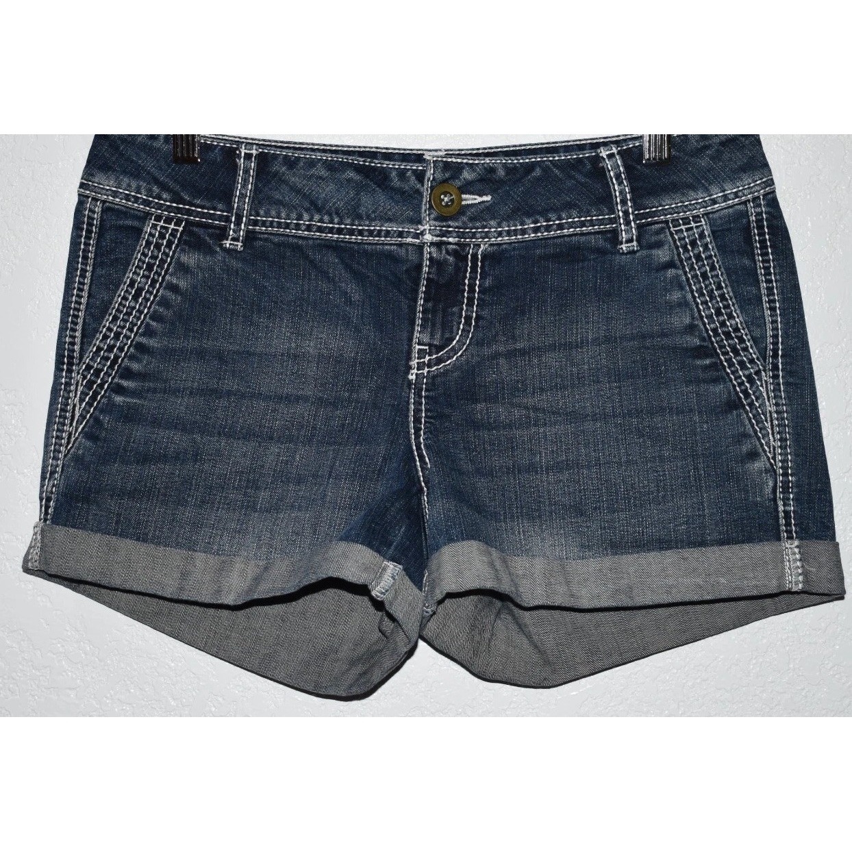 Maurices 34 Boho Cuffed Shorts Stretch Blue Denim Pockets Thick Stitched Comfy